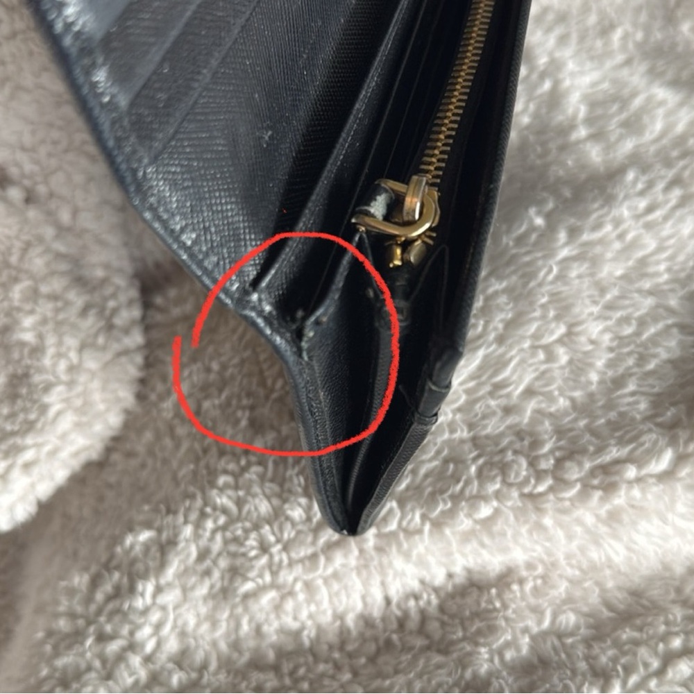 Prada Black Leather Wallet with Bow Detail - Picture 11 of 12